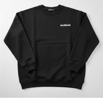 سويت شيرت "بالنسياغا" أسود – أناقة المينيماليزم العصرية والراحة الفائقة